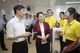 黄树贤部长调研湖南省儿童服务类社会组织孵化基地 称赞好公益平台模式