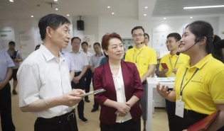 黄树贤部长调研湖南省儿童服务类社会组织孵化基地 称赞好公益平台模式